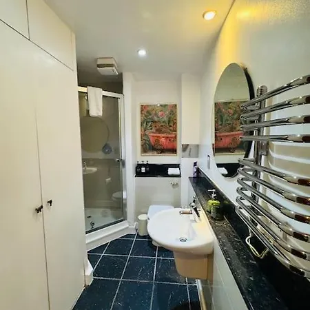 Funky Harbourside With Private Parking Apartmán Bristol