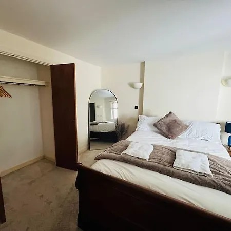 Funky Harbourside With Private Parking Apartman