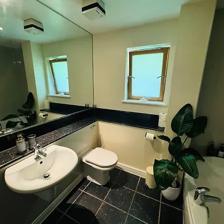 Funky Harbourside With Private Parking Apartman Bristol